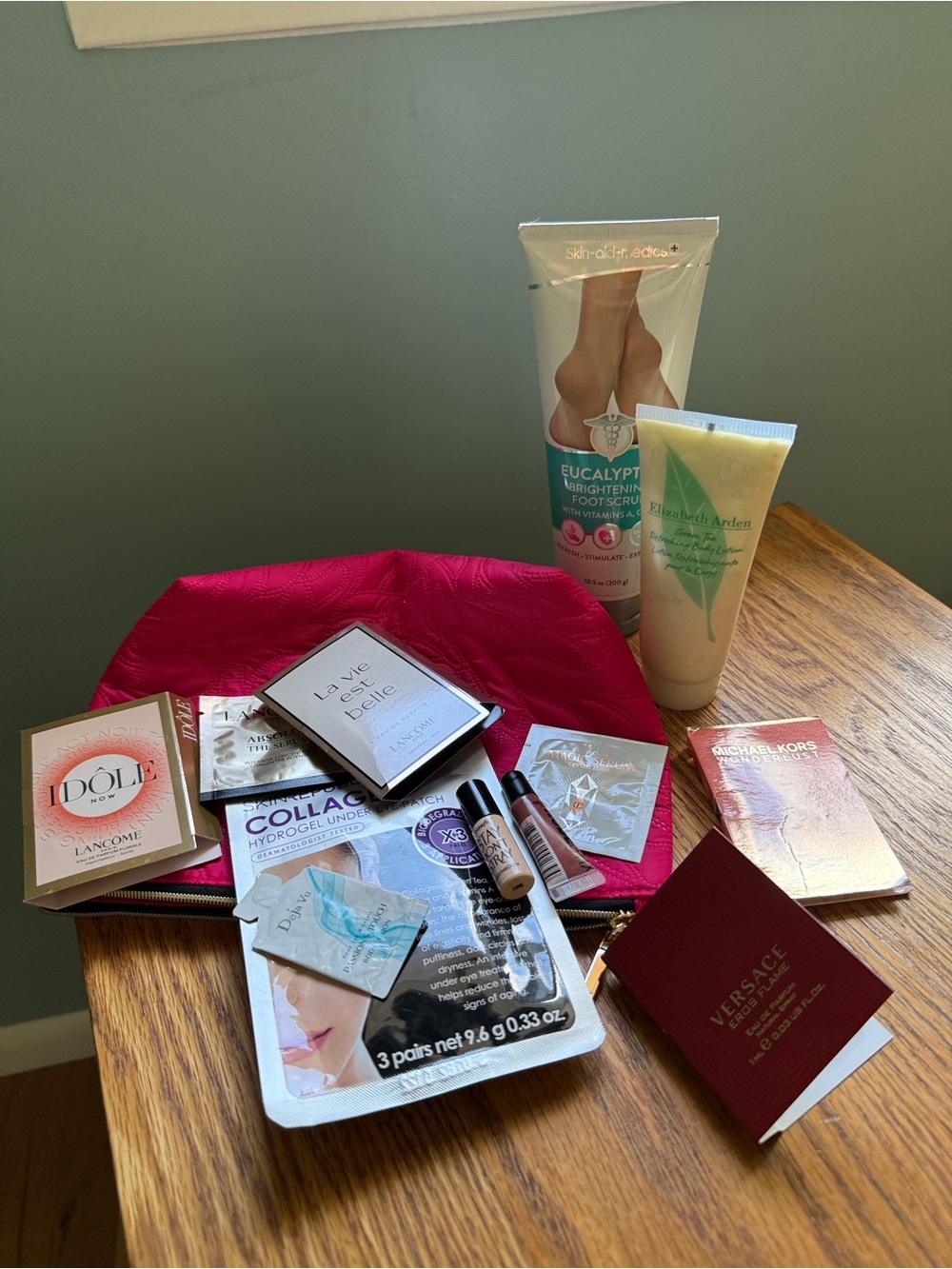 Lancome Sample Set with Bright Pink Quilted Pouch